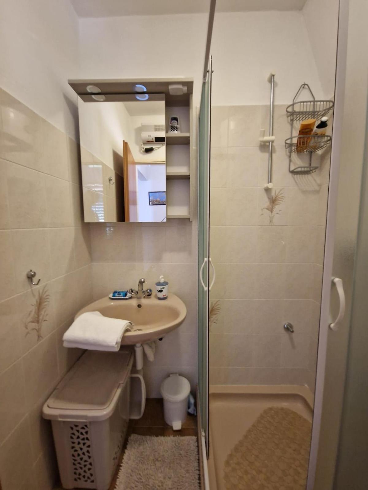 Studio Apartment Riva Sumartin Exterior foto